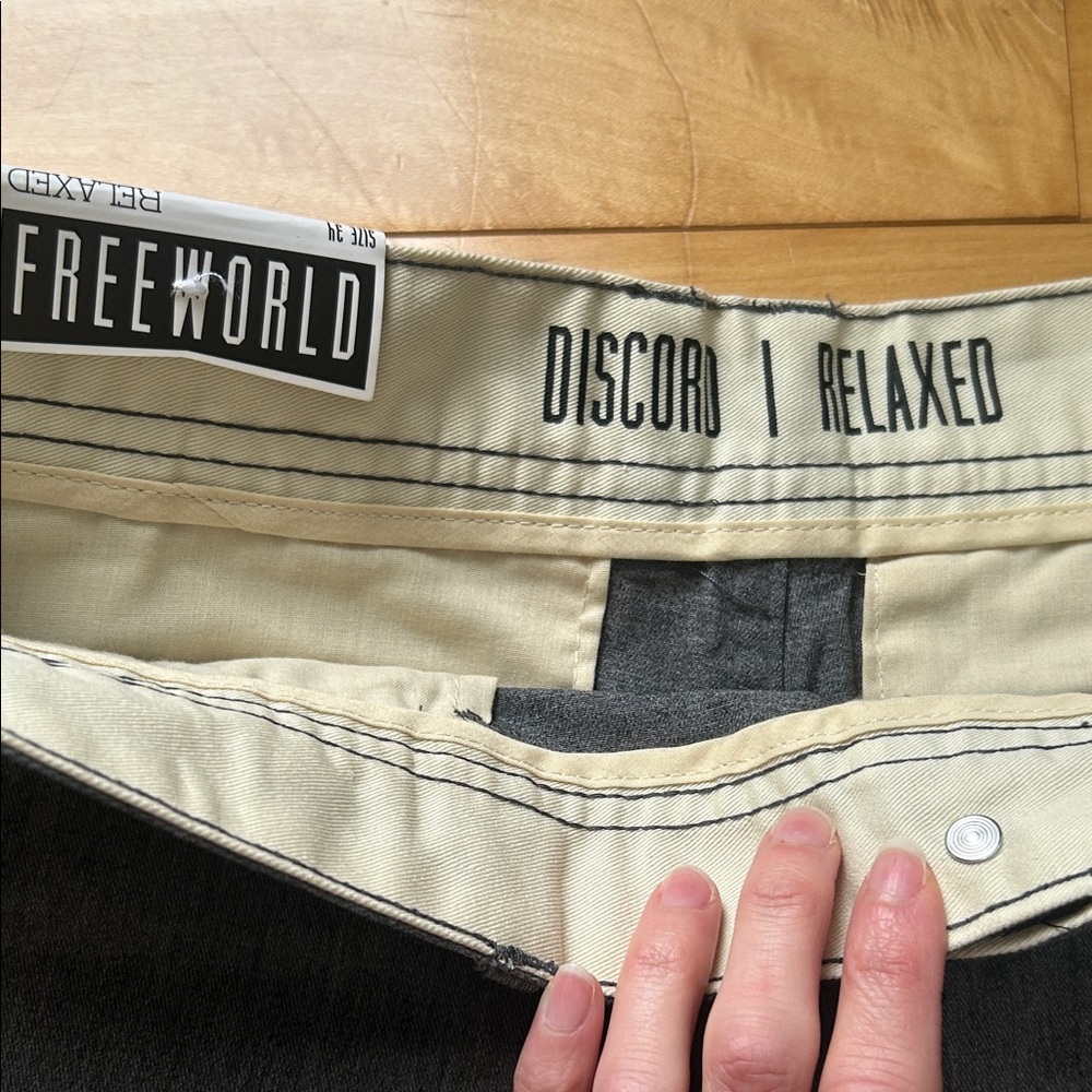NWT Free World Men's Gray Shorts - Picture 2 of 3